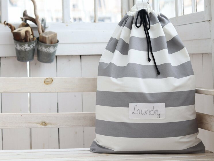 Grand Sac à Linge Personnalisé En Coton à Rayures Grises Pour Vêtements Sales Avec Nom