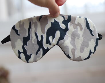 Masque pour les yeux en tissu camouflage militaire réglable comme cadeau de Noël pour les voyageurs