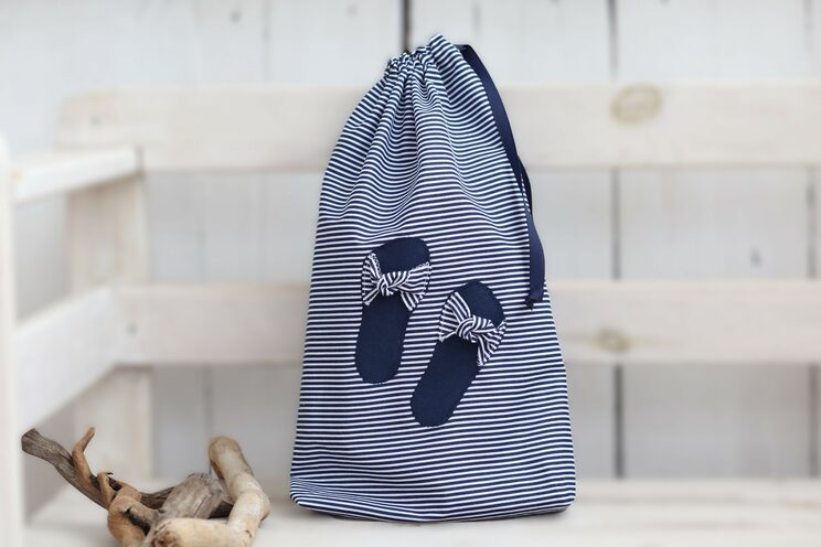 Söt Skoväska Arrangörspresent Till Hennes Marinblå Stripes Travel Shoe Bag