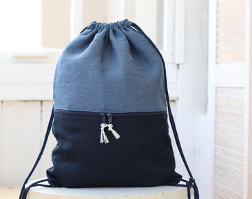 Handgemachter marineblauer kleiner Leinenrucksack mit Reißverschlusstasche